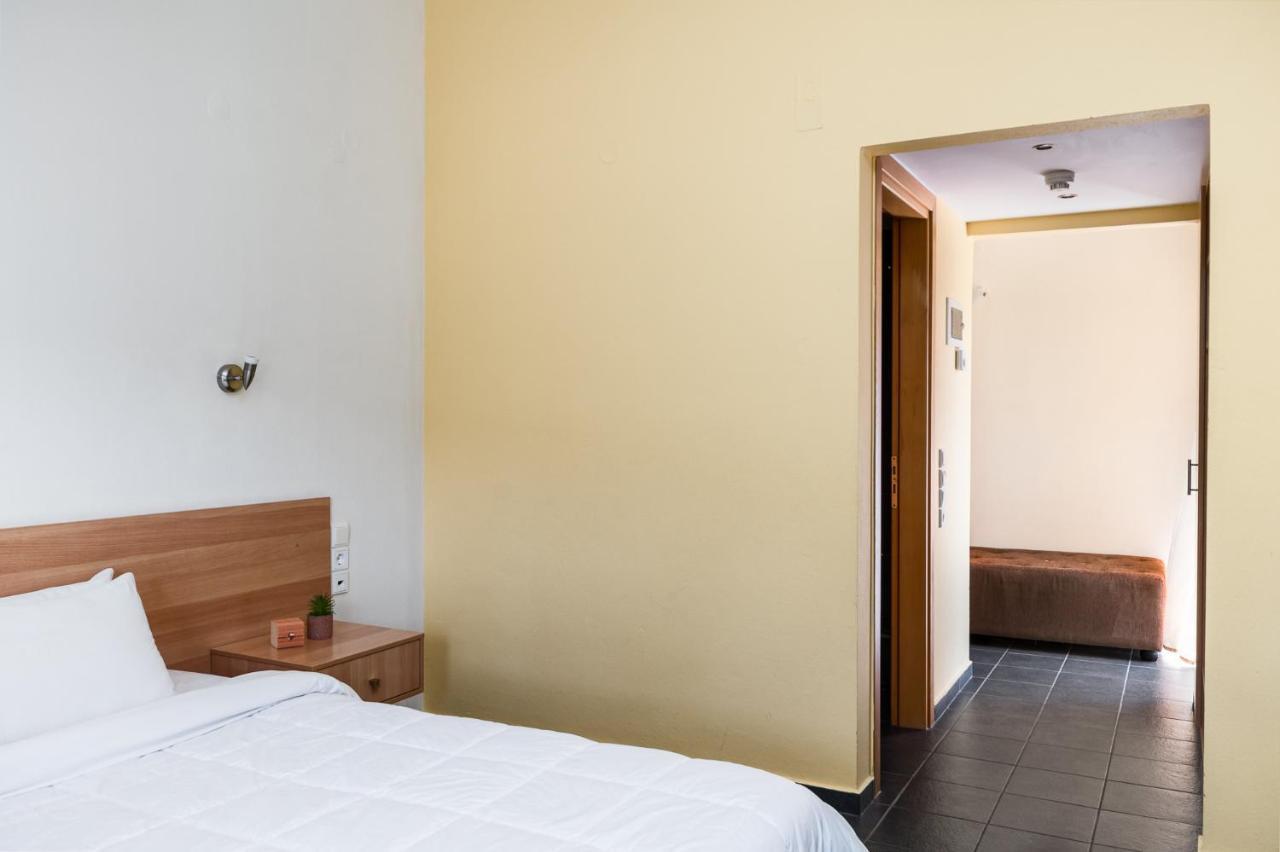 Gefiri Plakas Hotel, Tzoumerka Esterno foto