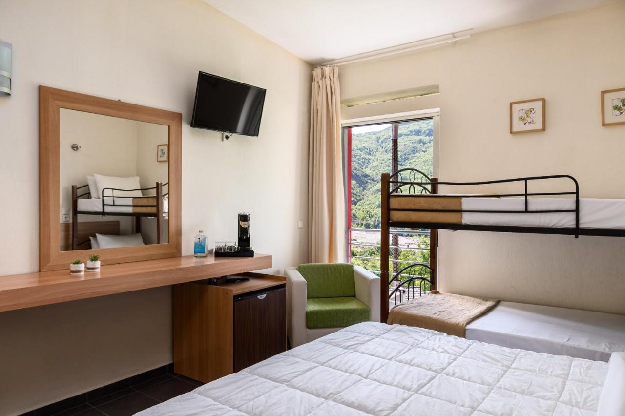 Gefiri Plakas Hotel, Tzoumerka Esterno foto