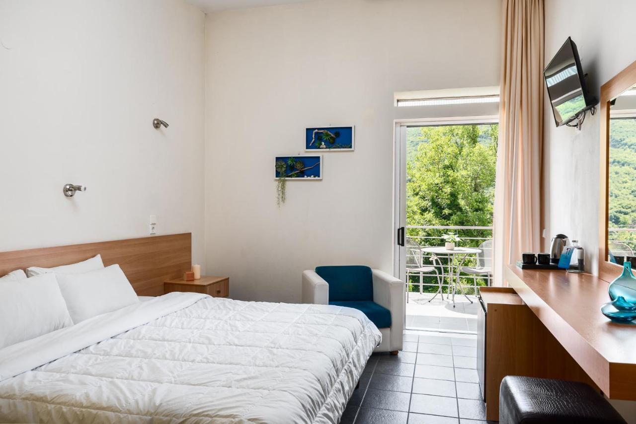 Gefiri Plakas Hotel, Tzoumerka Esterno foto