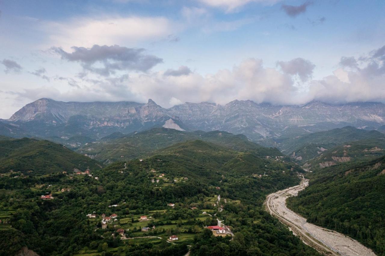 Gefiri Plakas Hotel, Tzoumerka Esterno foto