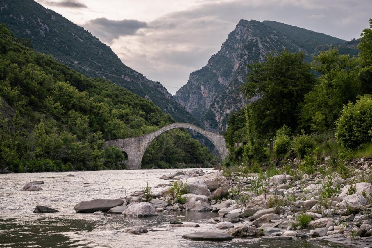 Gefiri Plakas Hotel, Tzoumerka Esterno foto