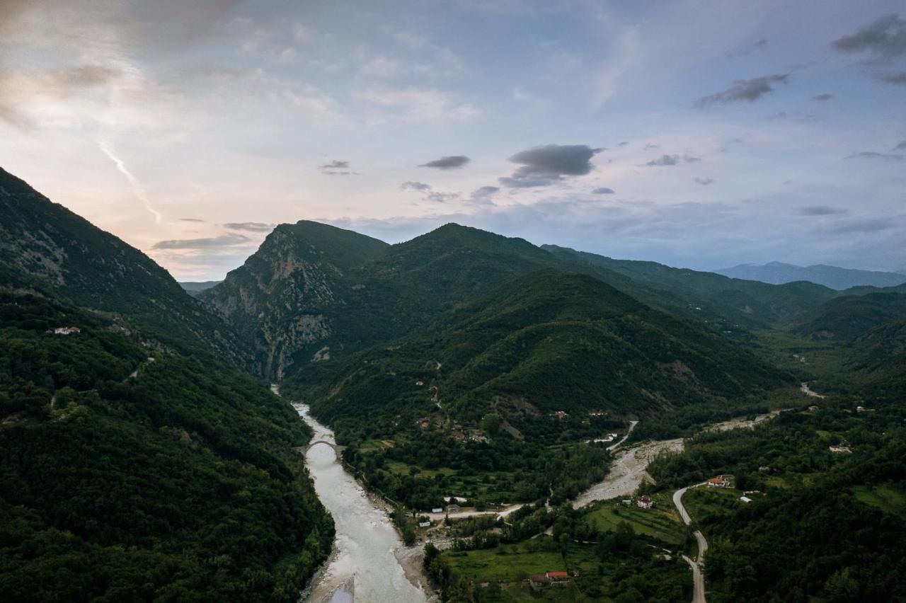 Gefiri Plakas Hotel, Tzoumerka Esterno foto