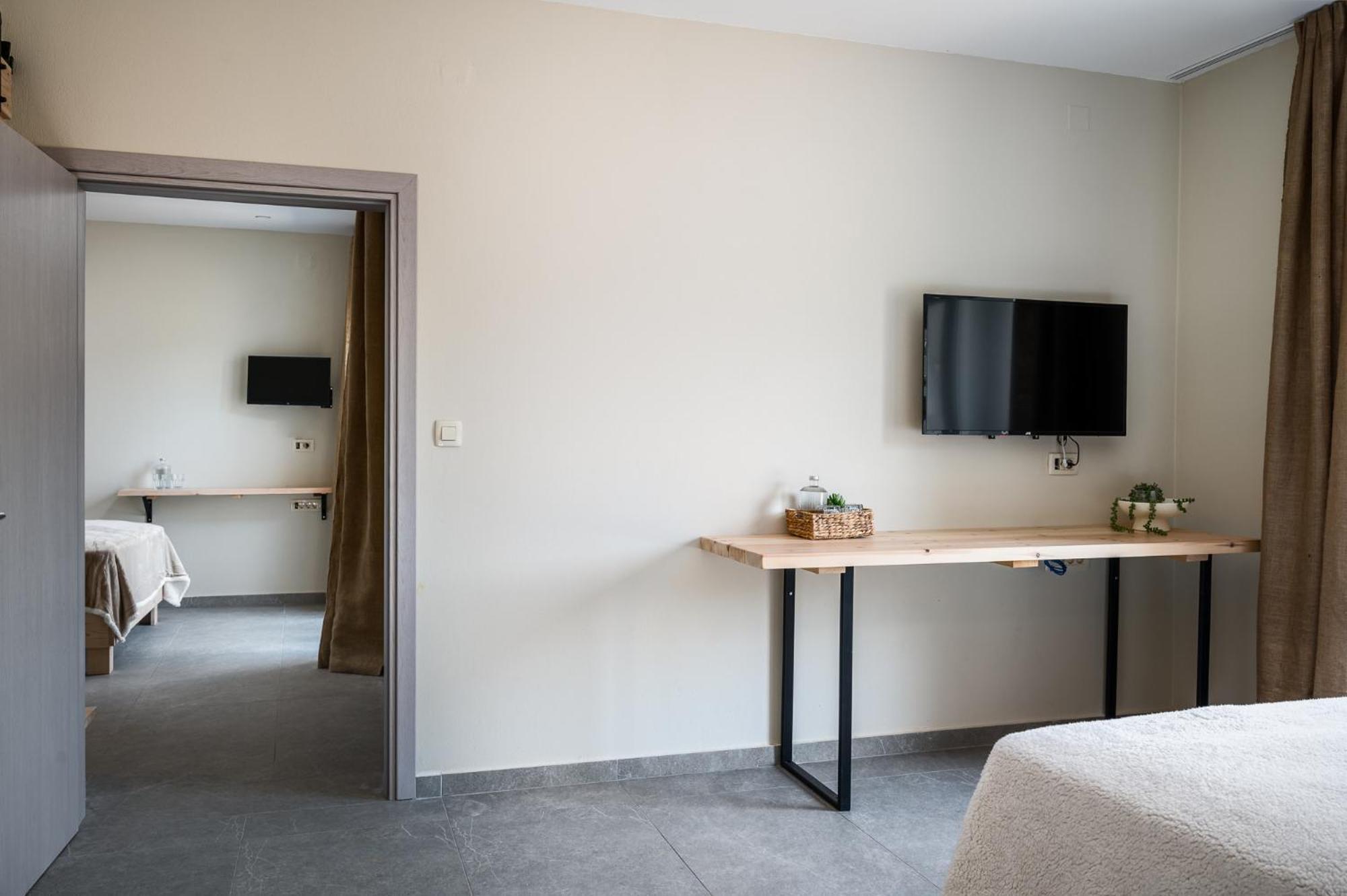 Gefiri Plakas Hotel, Tzoumerka Esterno foto