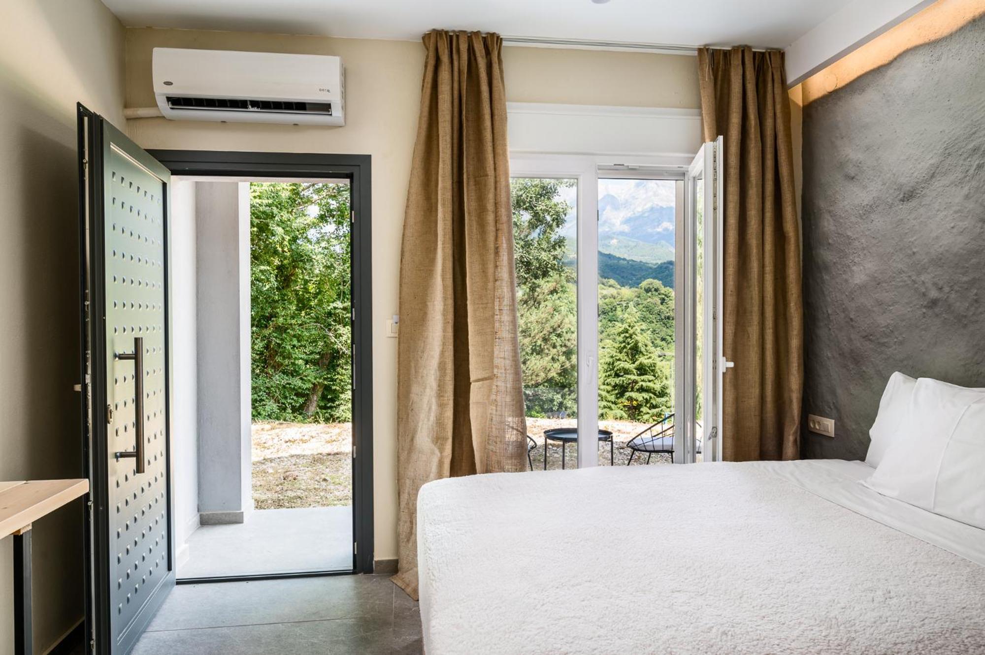 Gefiri Plakas Hotel, Tzoumerka Esterno foto