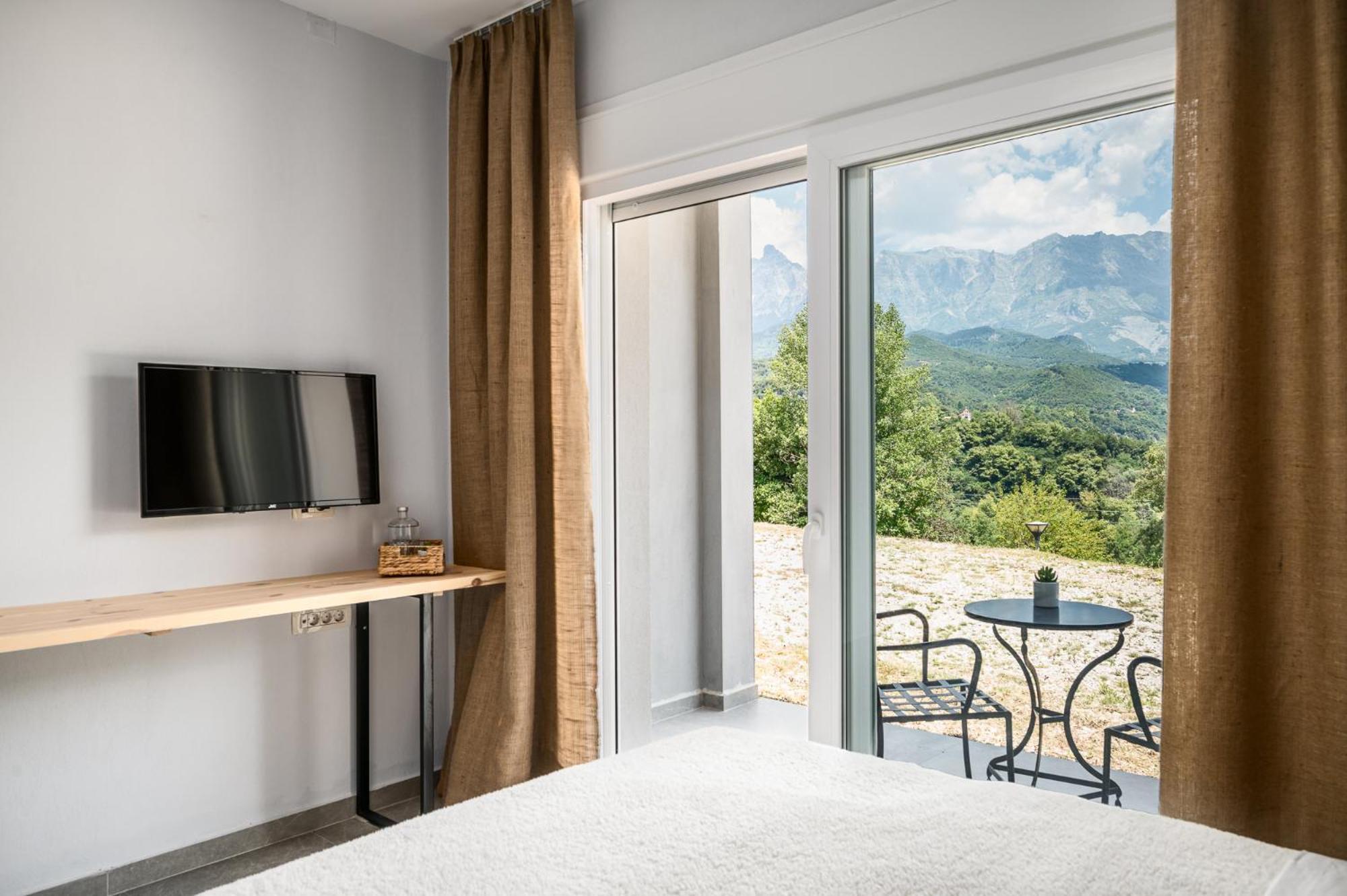 Gefiri Plakas Hotel, Tzoumerka Esterno foto